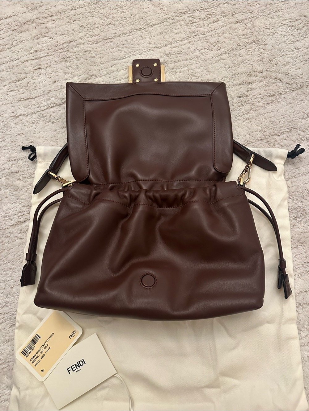 NWT Fendi Mamma Baguette Medium in Mahogany Brown - Picture 2 of 4